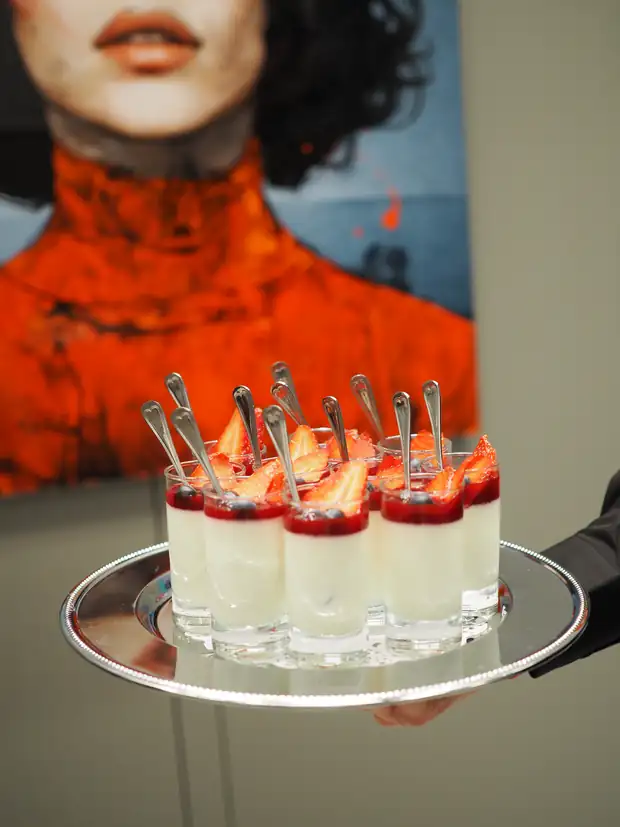 Çilekli panna cotta